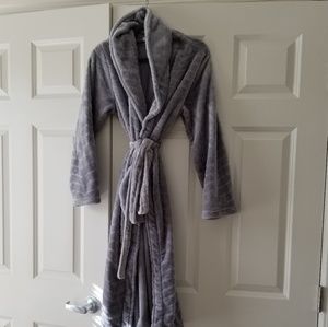 Closet Cleanout 5/$25 Bathrobe